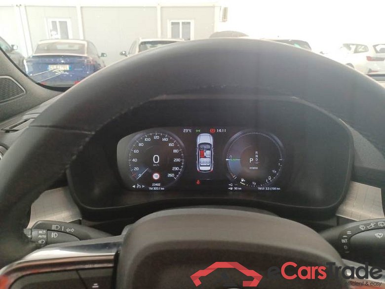 VOLVO XC40 / 2021 / 5P / SUV T4 RECHARGE PLUG-IN AUTO CORE #4