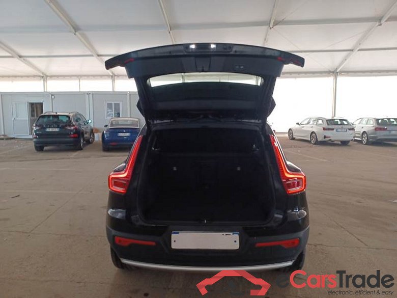 VOLVO XC40 / 2021 / 5P / SUV T4 RECHARGE PLUG-IN AUTO CORE #5
