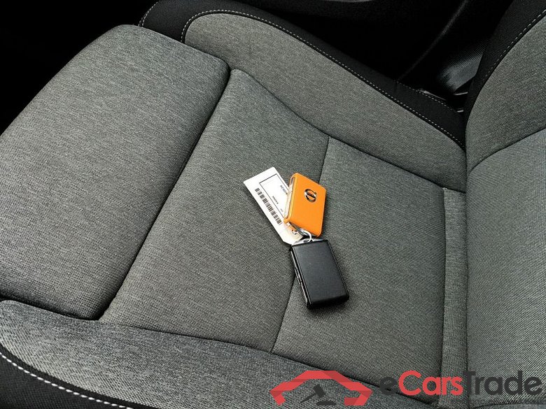Volvo XC40 B3 Core DCT 5d #4