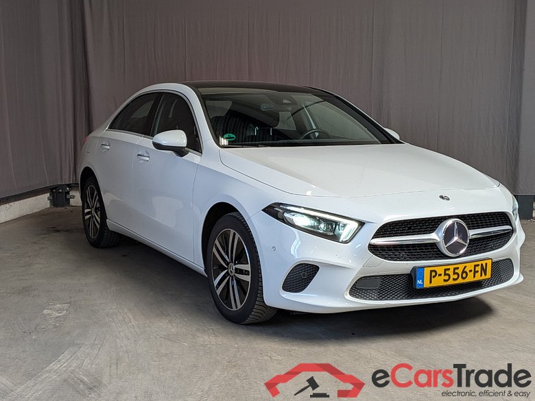 MERCEDES-BENZ A-KLASSE 250 e Bns Sol Luxury #2