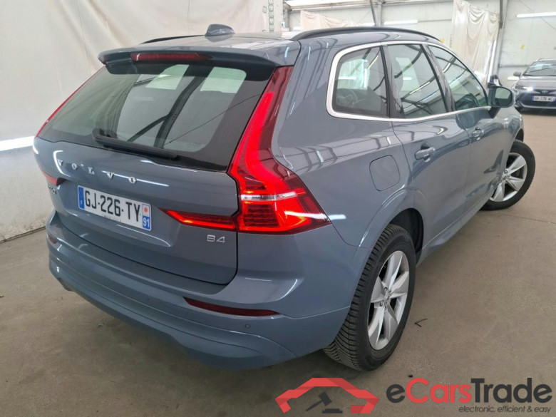 VOLVO XC60 5p SUV B4 AWD 197 Geartro 8 Momentum #3
