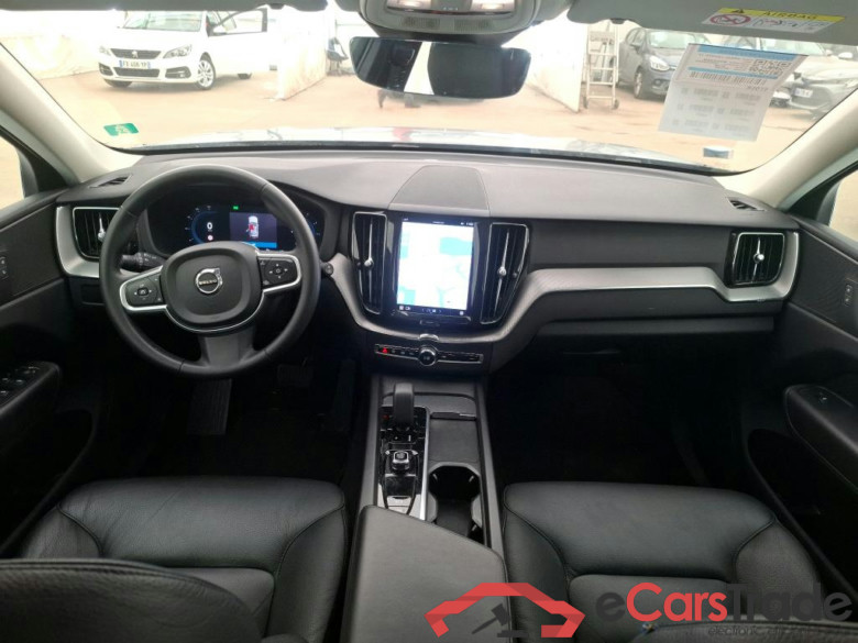 VOLVO XC60 5p SUV B4 AWD 197 Geartro 8 Momentum #5