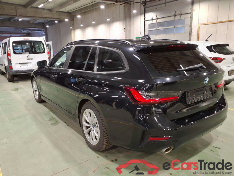BMW 3 SERIES TOURING 2.0 330E (215KW) TOURING #2