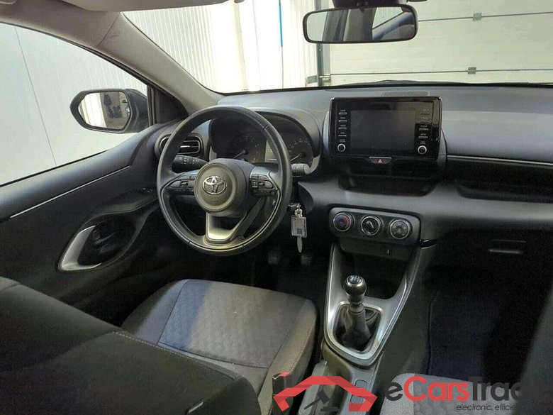TOYOTA Yaris 1.5 VVT-i Active #3