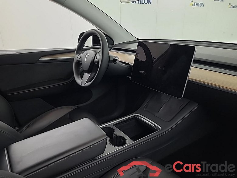 Tesla Model Y Long Range Dual Motor AWD 5D 378kW #6