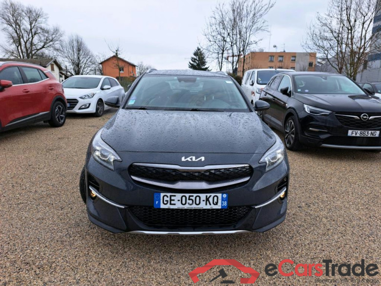 KIA XCeed / 2019 / 5P / Crossover 1.6 GDI ISG ISG PHEV ACTIVE BUS DCT6 #1