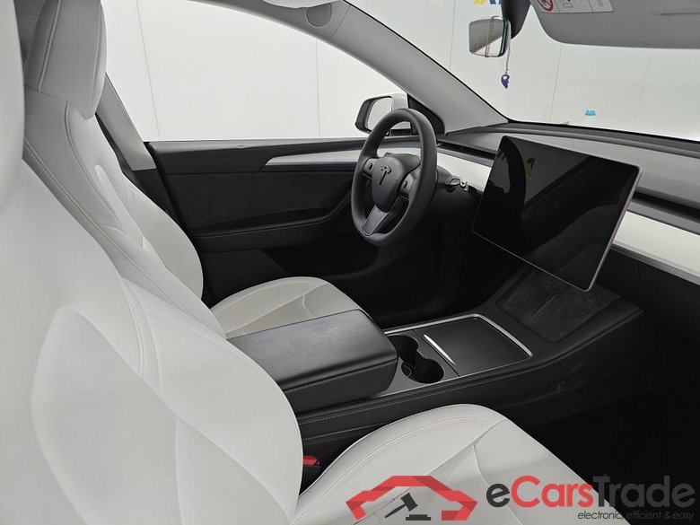 Tesla Model Y Long Range Dual Motor AWD 5D 378kW #6