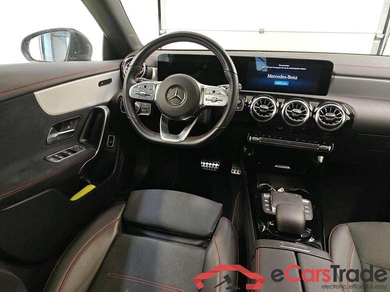 MERCEDES-BENZ CLA-klasse Shooting Brake 200 Premium #3
