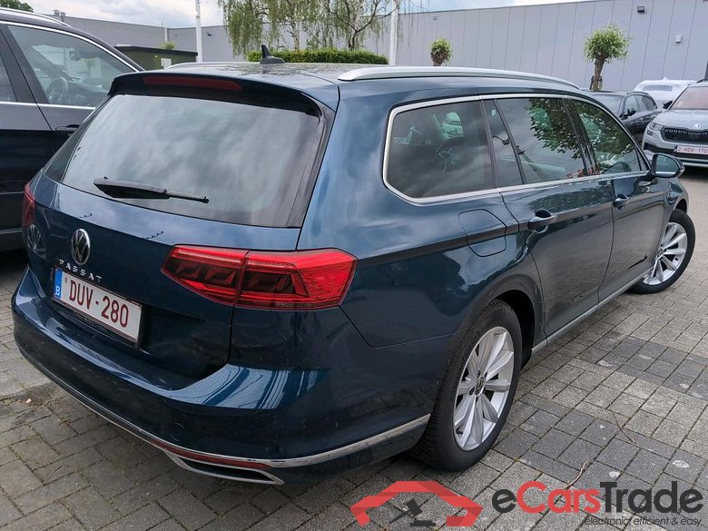 Volkswagen Passat Variant Elegance 2.0 TDI 150Hp Pano IQ.Light Navi Sport-Leather-Alcantara KeylessGo Klima PDC ... #3
