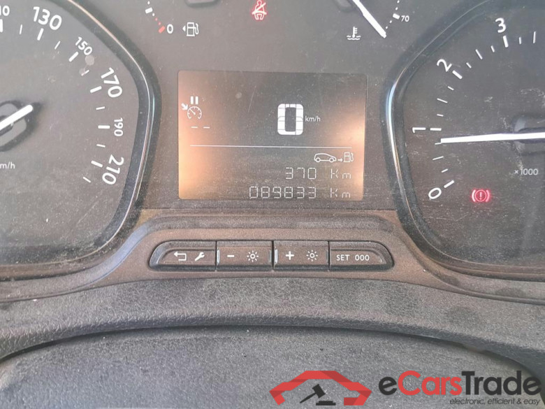 PEUGEOT Expert / 2016 / 4P / furgón Furgón Premium 1.5 BlueHDi 100 Standard (AC) #5