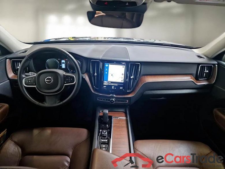 VOLVO XC60 / 2017 / 5P / SUV B4 D AWD GEARTR. BUSINESS #3