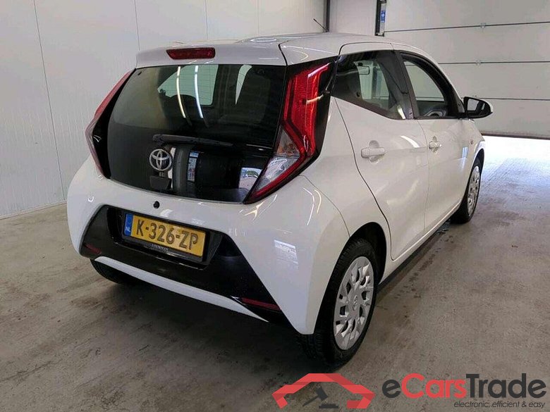 TOYOTA Aygo 1.0 VVT-i x-play #2