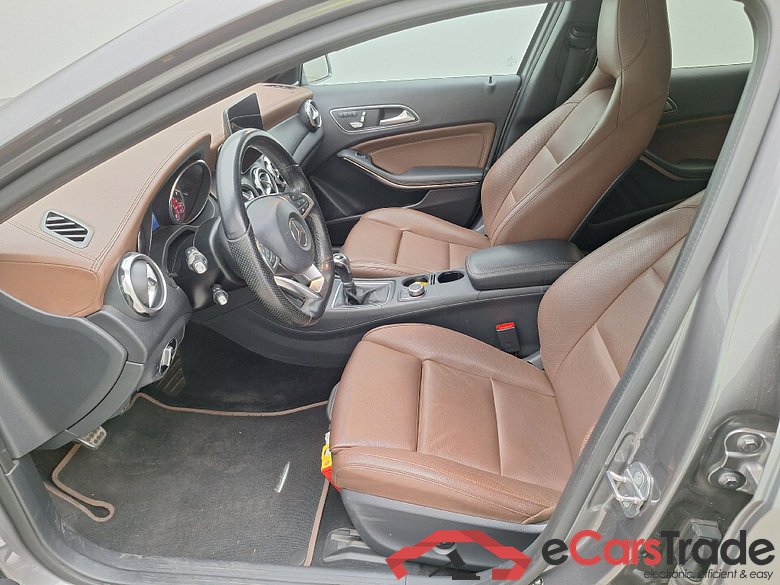 Mercedes, GLA FL'17, Mercedes-Benz GLA GLA 200 5d #3
