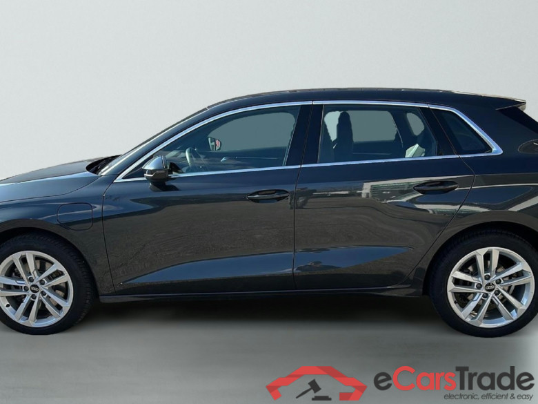 Audi A3 Sportback Business Line 40 TFSIE 204 S tronic 6 #4