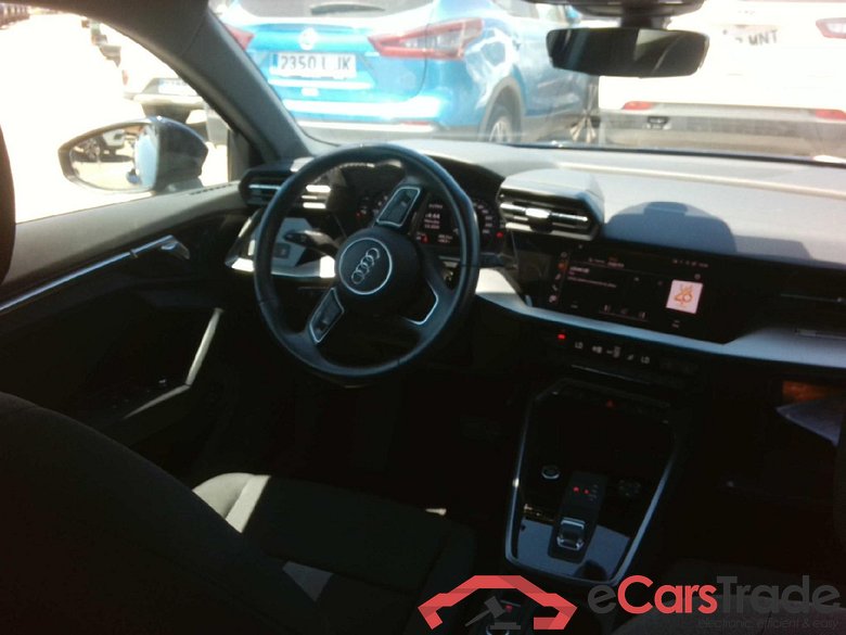 AUDI A3 / 2020 / 5P / berlina con portón Sportback Advanced 40 TFSI e 150kW S tro #3