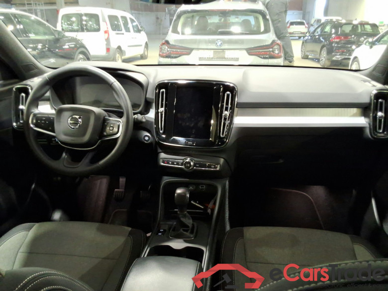 VOLVO XC40 1.5 T2 MOMENTUM PRO #6