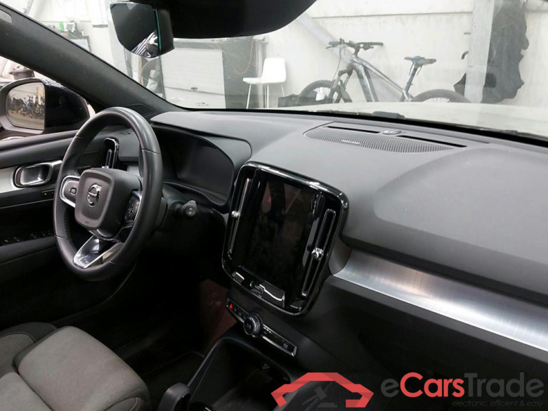 VOLVO - VOL XC40 T2 129PK Limited Edition With Electric Heated Seats & Adaptive Cruise Controle & Pilot Assist & BLIS  * PETROL * #3