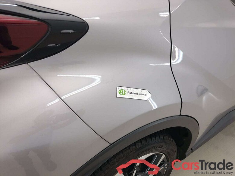 TOYOTA C-HR 1.8 HYBRID C-LUB BI-TONE E-CVT #6
