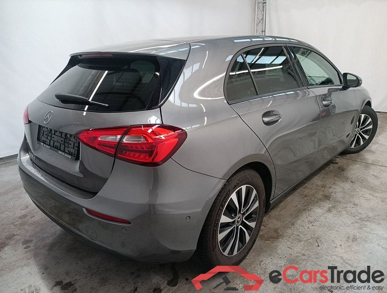 Mercedes-Benz A-Klasse A 180 d Business Solution 5d #2
