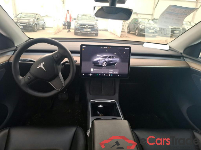 TESLA Model Y / 2021 / 5P / SUV RWD #6