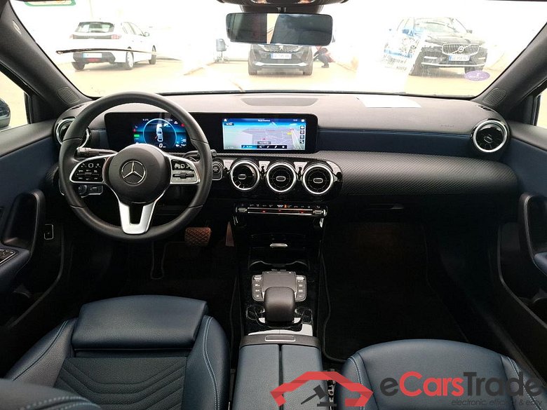 MERCEDES-BENZ Classe A Berline / 2018 / 4P / Berline A 250 e Business Line 8G-DCT #5