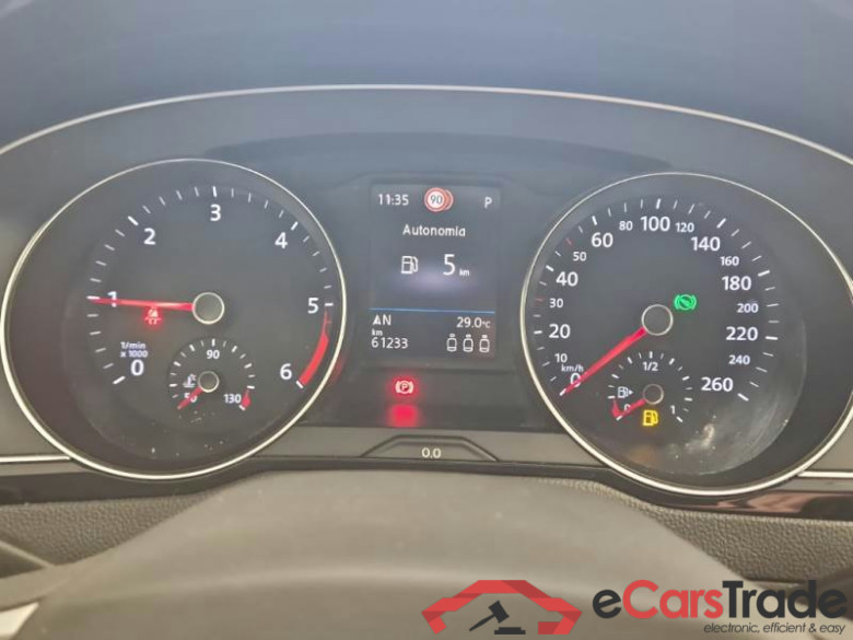 VOLKSWAGEN PASSAT / 2019 / 5P / STATION WAGON VAR. 2.0TDI SCR EVO 90KW BUSINESS DSG #4