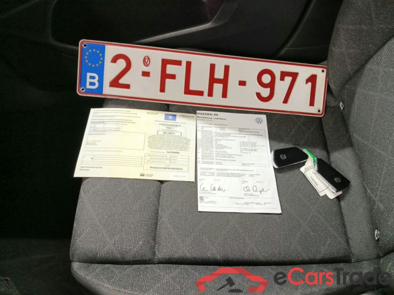 Volkswagen Golf VIII 1.0 eTSI 81kW Life Business DSG 5d #4