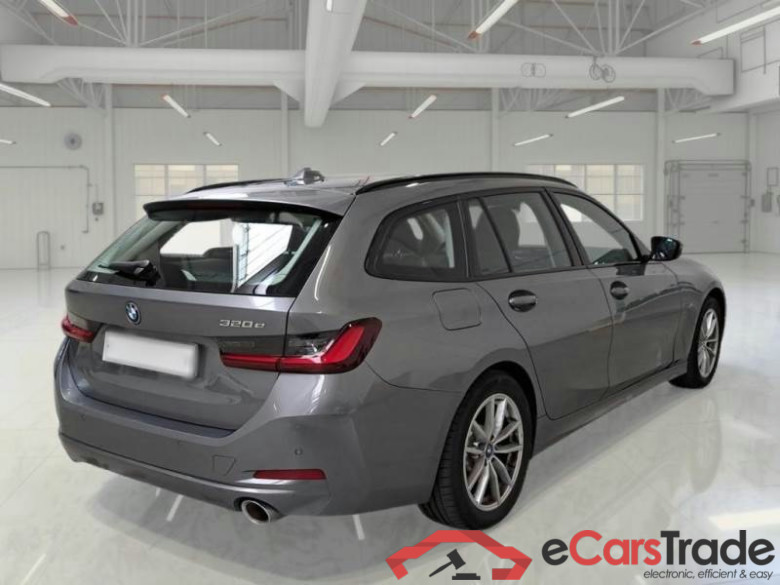 BMW SERIE 3 / 2022 / 5P / STATION WAGON 320E TOURING AUTO #2
