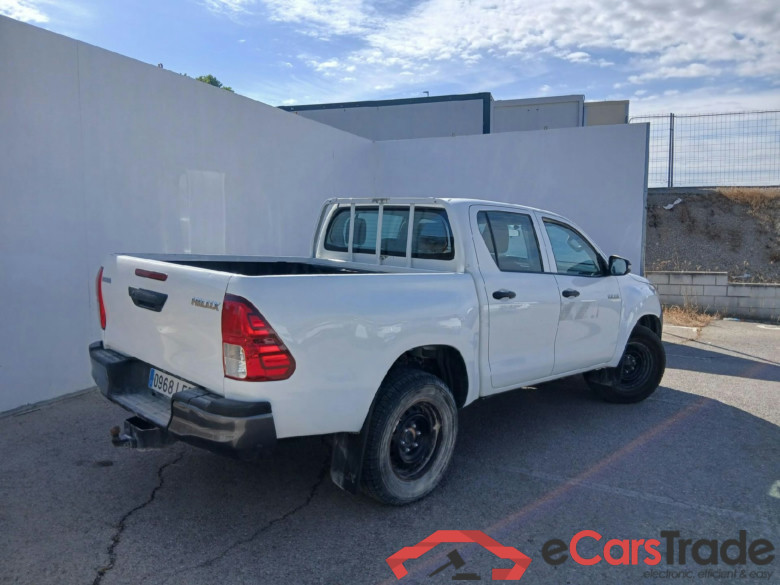 TOYOTA Hilux / 2016 / 4P / pickup 2.4 D-4D Cabina Doble GX #2
