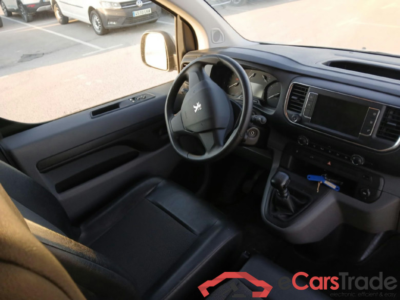 PEUGEOT Expert / 2016 / 4P / furgón Furgón Premium 1.5 BlueHDi 100 Standard (AC) #3