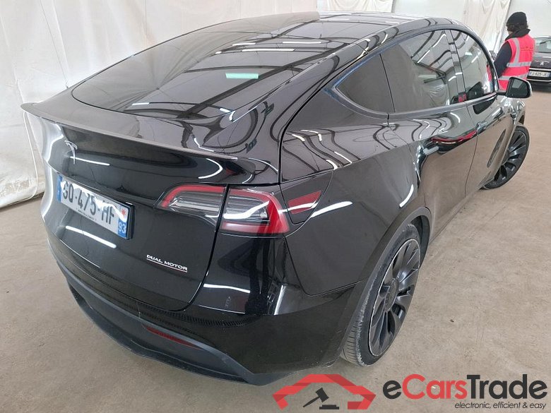 TESLA Model Y / 2020 / 5P / SUV Performance Dual Motor AWD #3