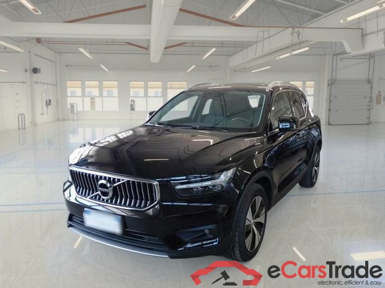 VOLVO XC40 / 2017 / 5P / SUV T4 PLUG-IN HYBRID AUTO RECH INSCRIP EXPR #1