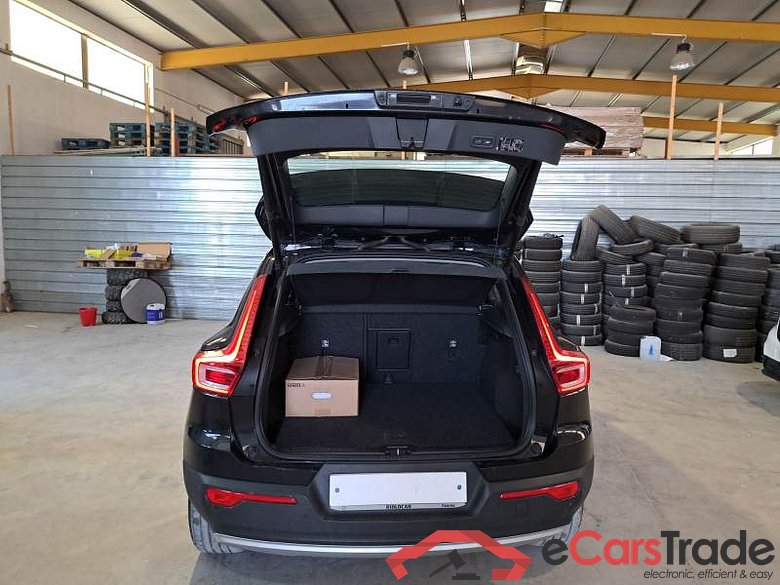 VOLVO XC40 / 2017 / 5P / SUV T5 PLUG-IN HYBRID AUTO RECH INSCRIP EXPR #5