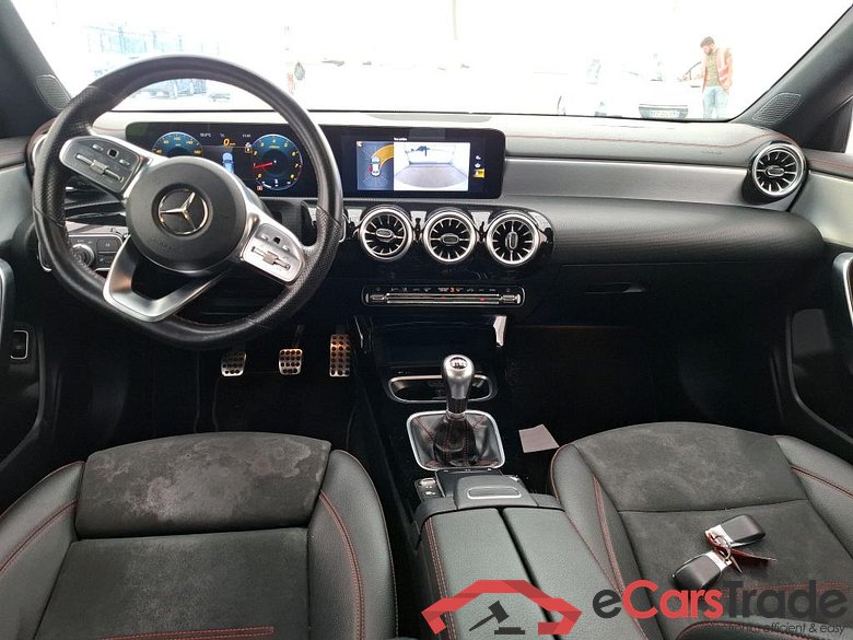 MERCEDES-BENZ CLA Coupe / 2019 / 4P / Coupé CLA 180 AMG Line #5
