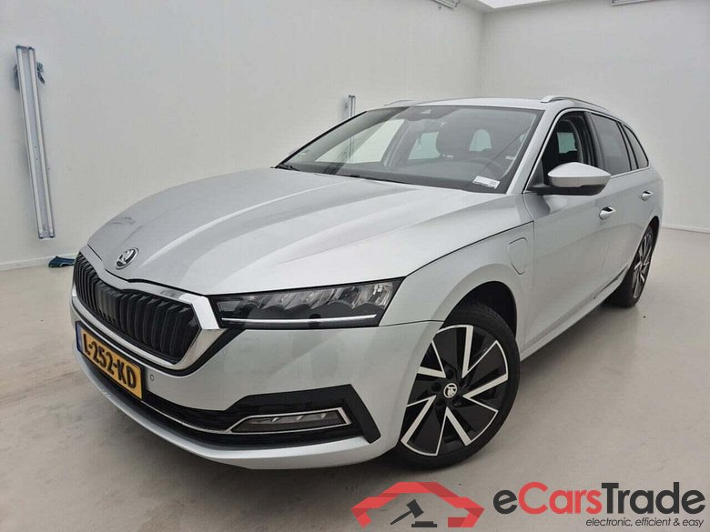 SKODA Octavia Combi 1.4 TSI iV BnsEd. DSG