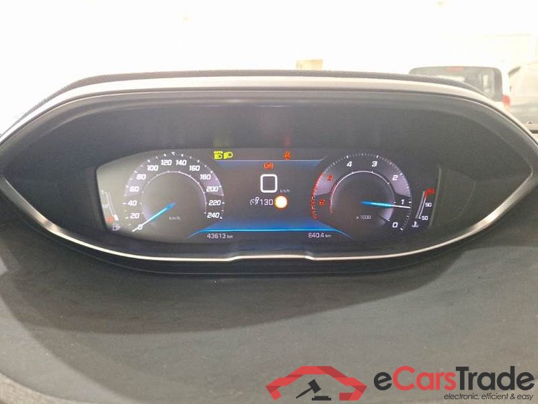 PEUGEOT 3008 / 2020 / 5P / SUV BLUEHDI 130 SeS ALLURE PACK #4