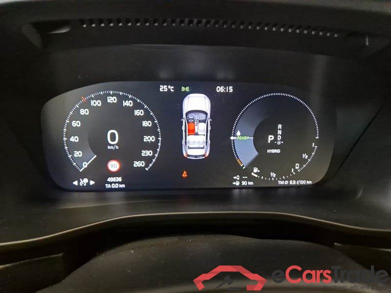 VOLVO XC40 / 2021 / 5P / SUV T5 RECHARGE PLUG-IN AUTO PLUS BRIGHT #4
