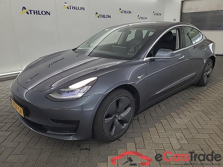 Tesla Model 3 Standard Range Plus RWD 4D 211kW