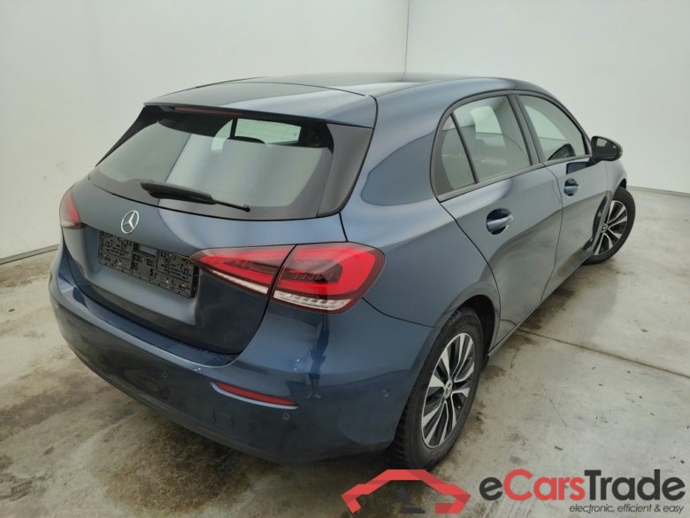 MERCEDES CLASSE A DIESEL (W177) A 180 d 116 Business Solution 5d Auto #2