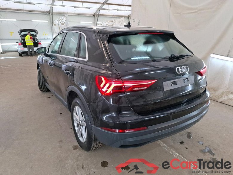 AUDI Q3 / 2018 / 5P / SUV 45 TFSI E 245 S TRONIC BUSINESS EXE #2