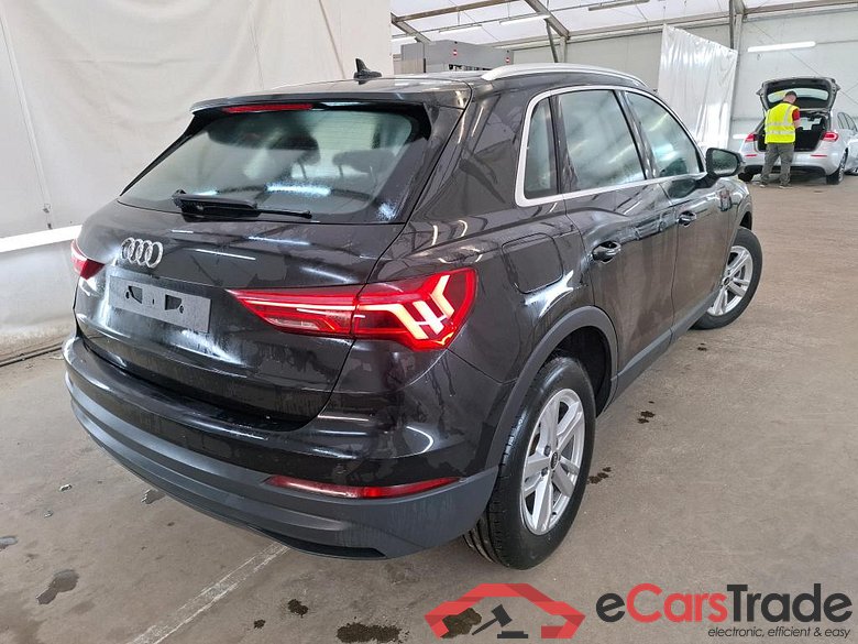 AUDI Q3 / 2018 / 5P / SUV 45 TFSI E 245 S TRONIC BUSINESS EXE #3