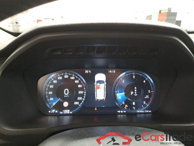 VOLVO XC90 / 2014 / 5P / SUV B5 D AWD GEARTRONIC 7P MOMENTUM PRO #4