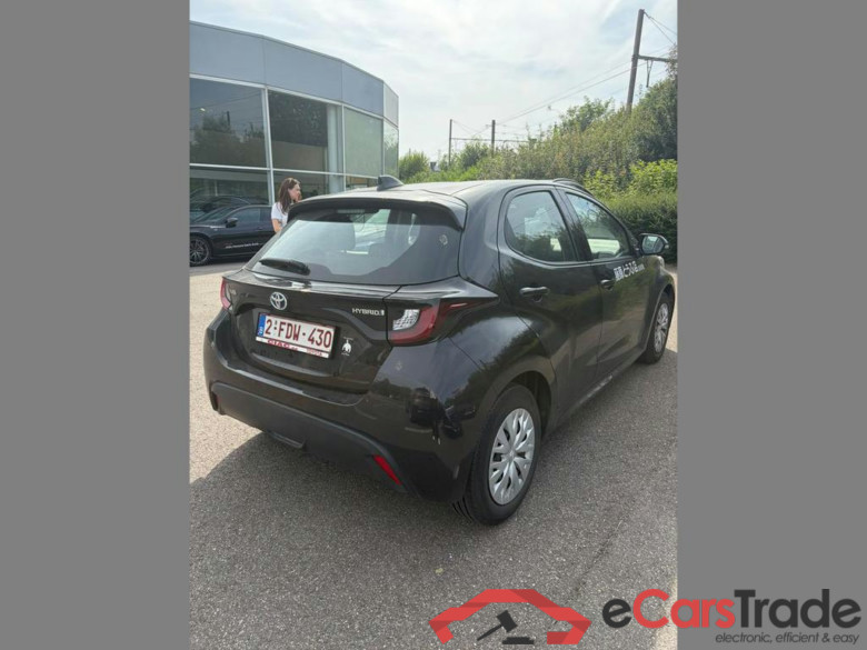 TOYOTA Yaris Hybrid (HEV) Hybrid 1.5i VVT-i E-CVT Style #3