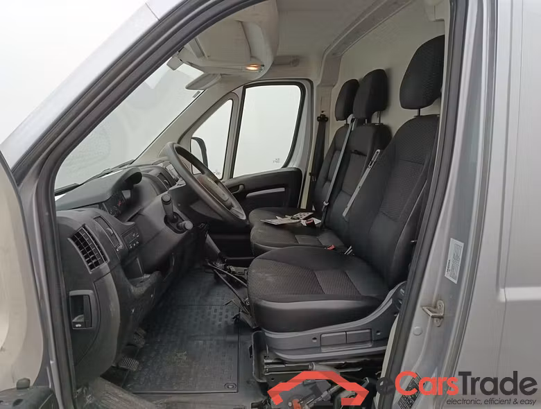 Peugeot Boxer 2.2 BlueHDi S&S 140 Premium 335 L1H1 4d #3