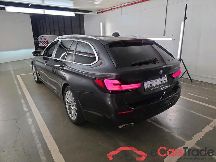 BMW 5 Reeks Touring 5 Reeks Touring 530e Auto (PHEV) 215kW/292pk  5D/P Auto-8 #3