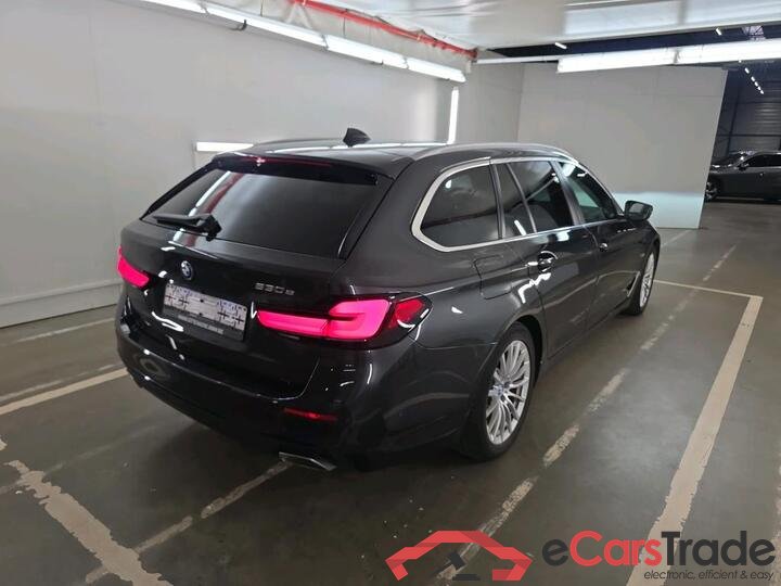 BMW 5 Reeks Touring 5 Reeks Touring 530e Auto (PHEV) 215kW/292pk  5D/P Auto-8 #4