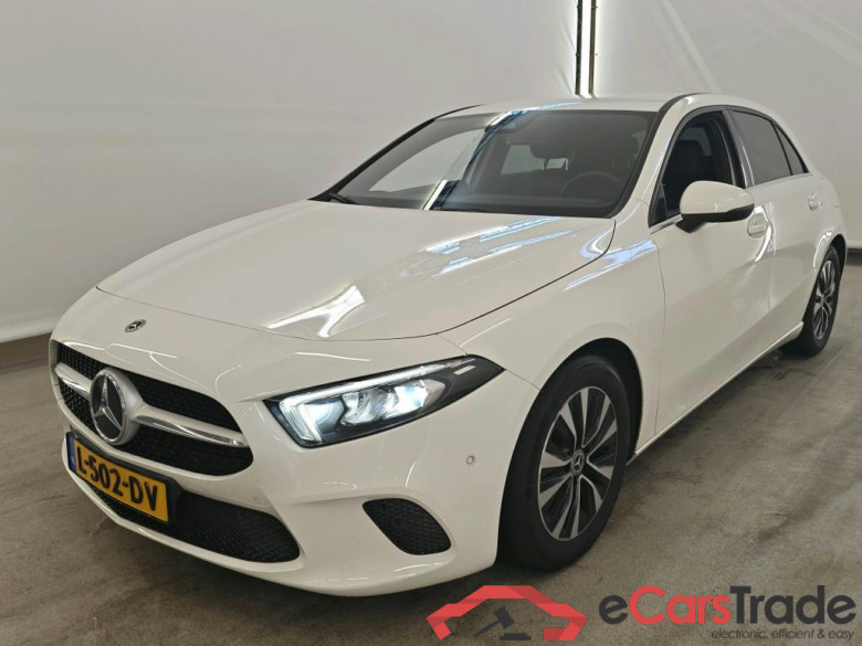 Mercedes-Benz A-Klasse A 180 7G-DCT Business Solution 5d #1