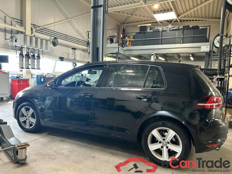 VOLKSWAGEN Golf VII Golf  Highline 1.6 TDI BlueMotion Technology 77 kW (105 ch) 5 vitesses manuel #2