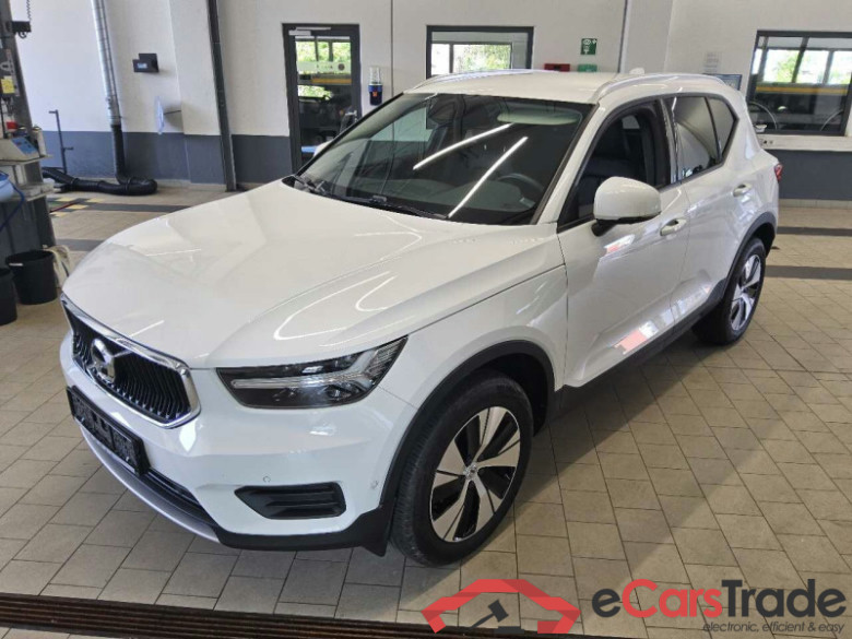Volvo XC40 (2017->) DE - SUV5 T3 2WD EU6d, Momentum, 2020 - 2022 #1
