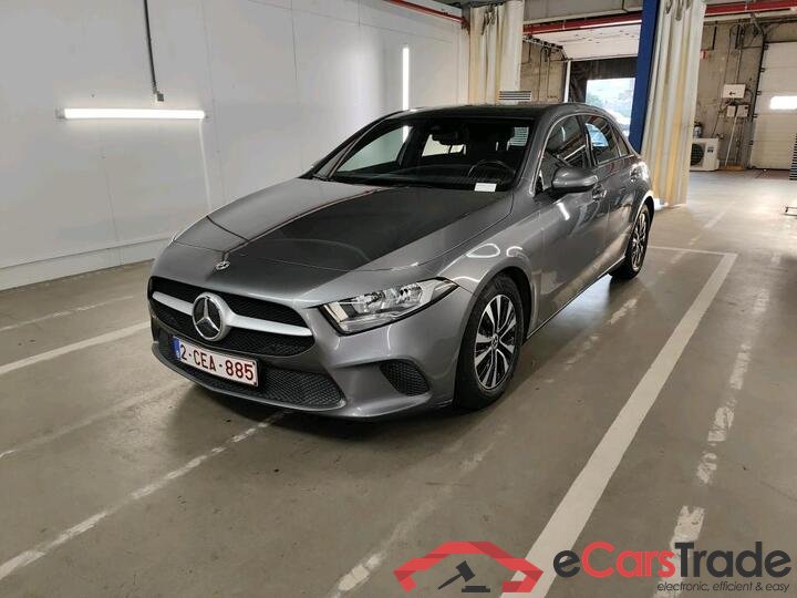 Mercedes A-Klasse A-Klasse A 180 Essential Line 100kW/136pk  5D/P Auto-7 #1